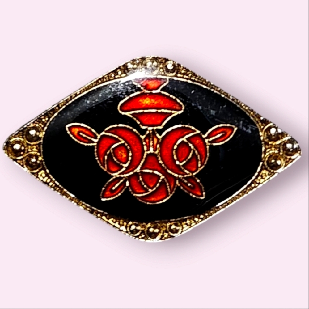 Art Nouveau Design Enamelled Brooch Pin with Rose Bouquet